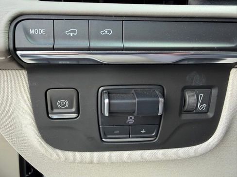 Used 2021 Cadillac Escalade Sport Platinum image 16