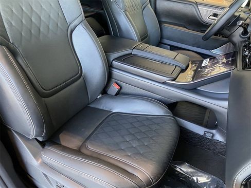 New 2026 INFINITI QX80 Autograph image 10