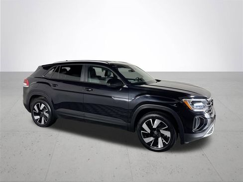Used 2025 Volkswagen Atlas Cross Sport SE AWD/4WD image 4