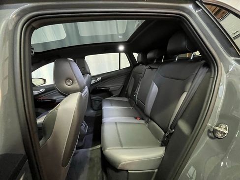 Used 2023 Volkswagen ID.4 Pro S Plus image 22