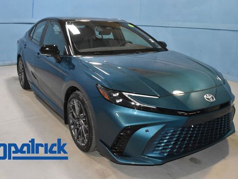 Used 2025 Toyota Camry XSE AWD/4WD image 1