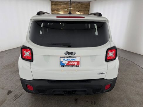 Used 2015 Jeep Renegade Latitude w/ Popular Equipment Group image 4