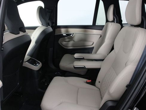 Certified 2025 Volvo XC90 T8 Plus AWD/4WD image 32