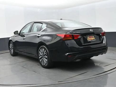 Used 2024 Nissan Altima 2.5 SV FWD image 9