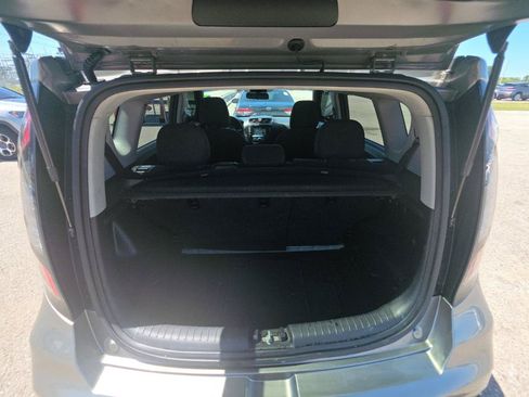 Used 2018 Kia Soul + FWD image 12