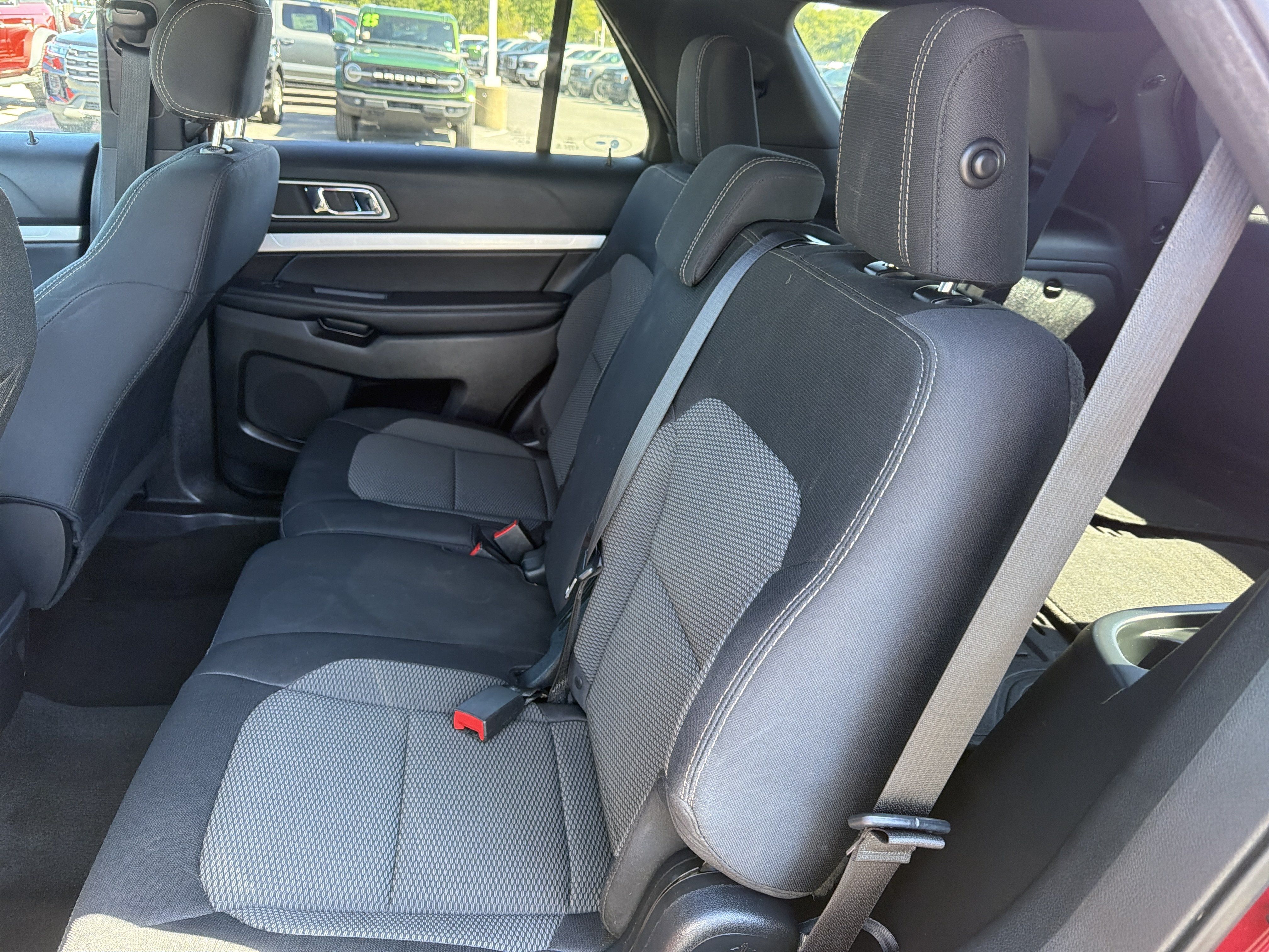 Used 2017 Ford Explorer XLT w/ Equipment Group 201A AWD/4WD image 13