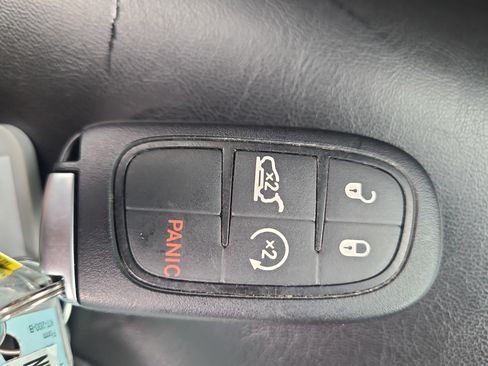 Used 2022 Jeep Cherokee Trailhawk w/ Comfort/Convenience Group image 29