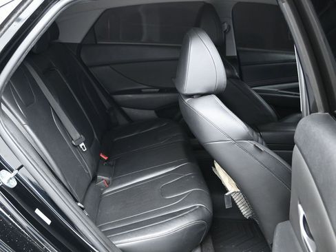 Used 2023 Hyundai Elantra Limited image 25