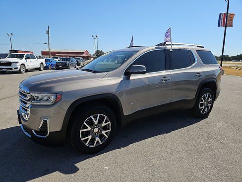 Used 2022 GMC Acadia SLE w/ Driver Convenience Package FWD image 2