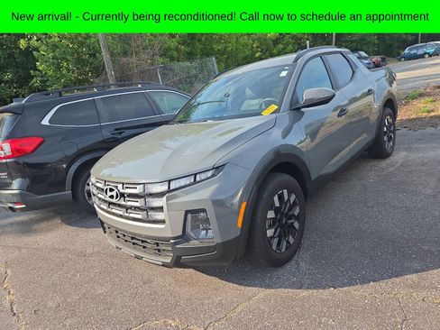 Used 2025 Hyundai Santa Cruz SEL FWD image 2