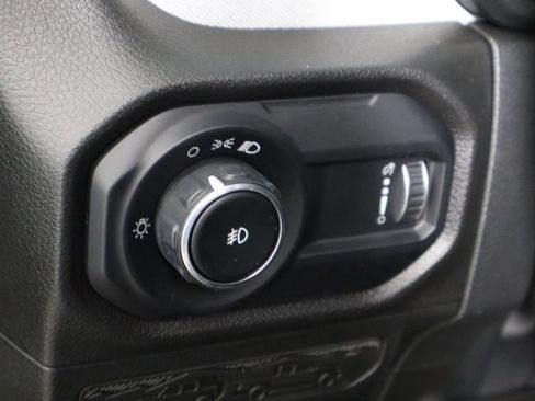 Used 2025 Jeep Wrangler Sport image 23