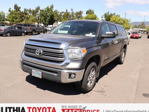 Used 2015 Toyota Tundra SR5 w/ SR5 Upgrade Package AWD/4WD image 1