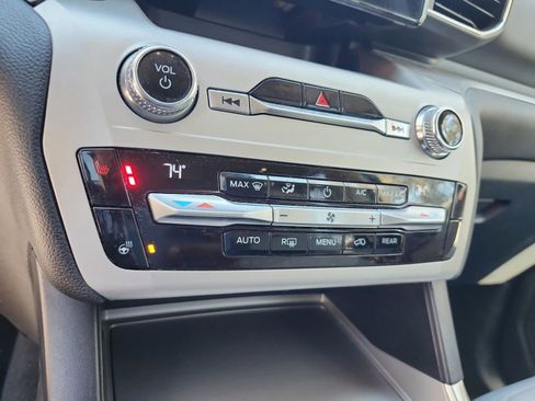 Used 2021 Ford Explorer XLT w/ Equipment Group 202A image 30