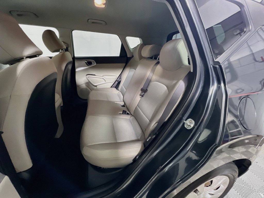 Used 2020 Kia Soul LX FWD image 24