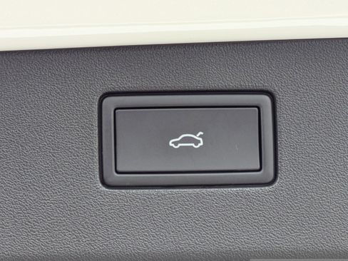 New 2026 Volkswagen Tiguan SEL R-Line image 14