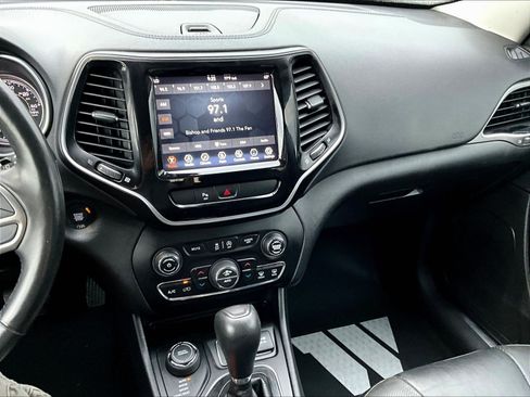 Used 2019 Jeep Cherokee Limited AWD/4WD image 15