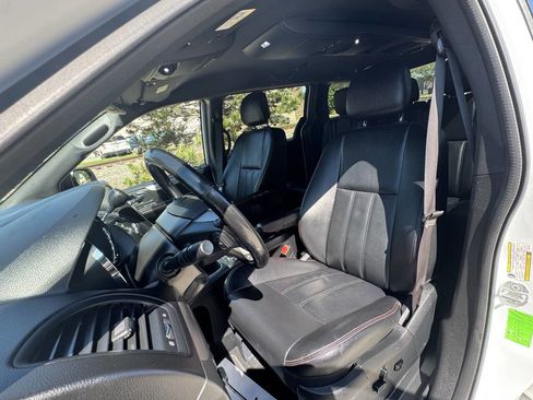 Used 2020 Dodge Grand Caravan GT FWD image 10