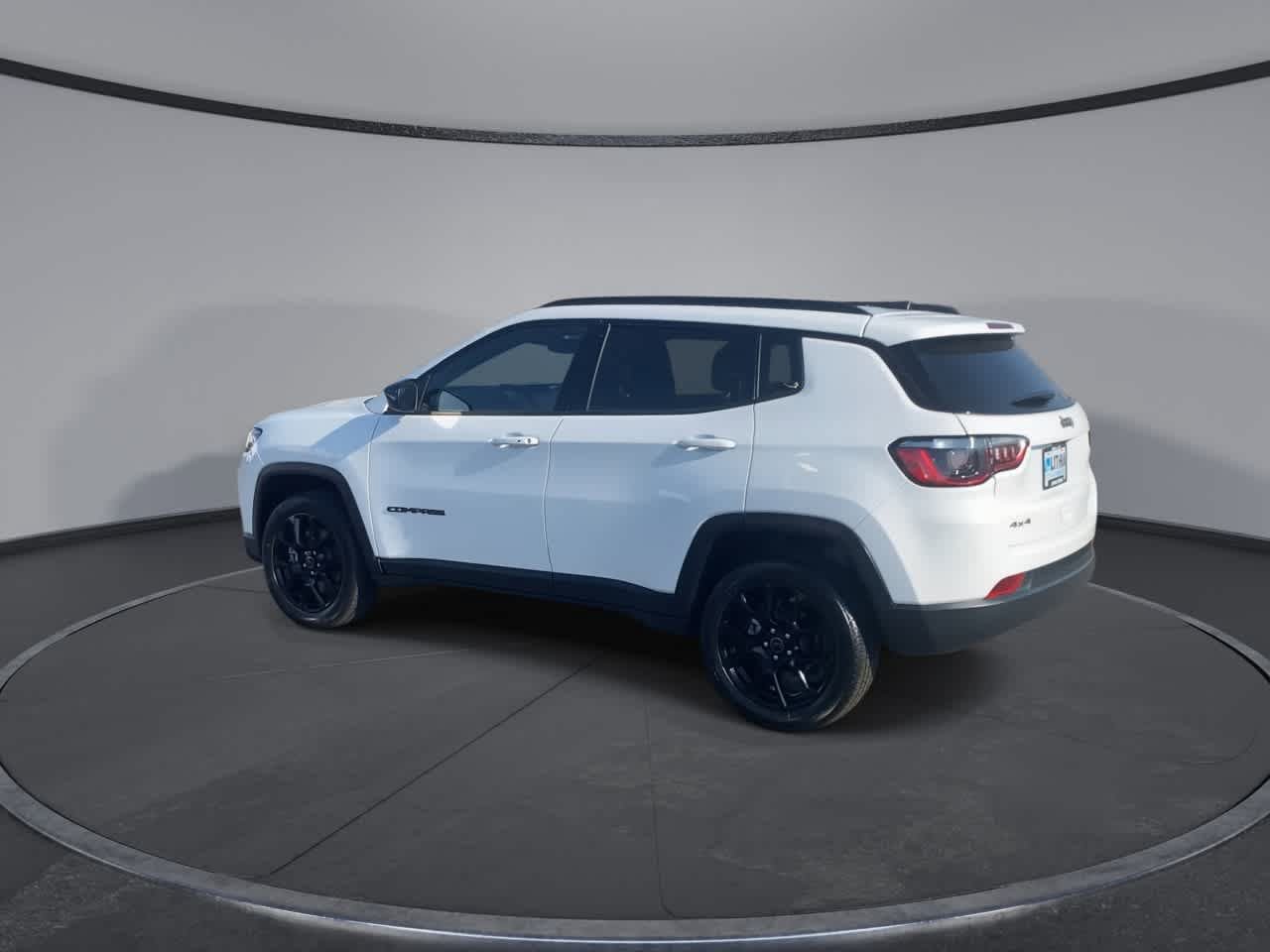 Used 2025 Jeep Compass Latitude w/ Convenience Group AWD/4WD image 6
