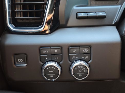 New 2026 GMC Sierra 3500 Denali w/ Denali Reserve Package image 16