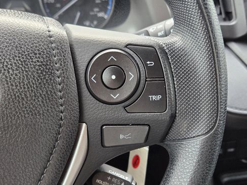 Used 2017 Toyota RAV4 LE image 28
