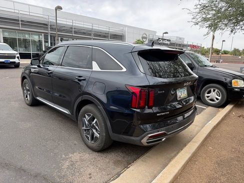 Used 2023 Kia Sorento EX FWD image 4