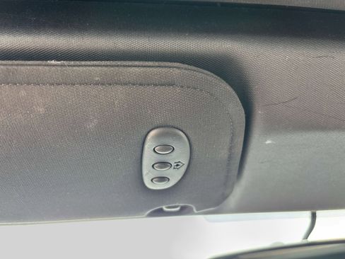 Used 2013 Chrysler 200 S FWD image 17