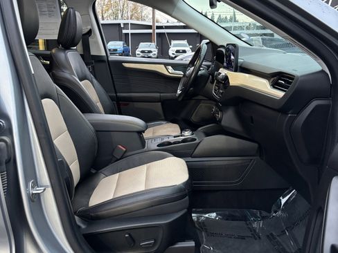 Used 2021 Ford Escape Titanium w/ Titanium Elite Package image 9