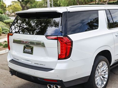 Used 2024 GMC Yukon XL Denali w/ Advanced Technology Package AWD/4WD image 14