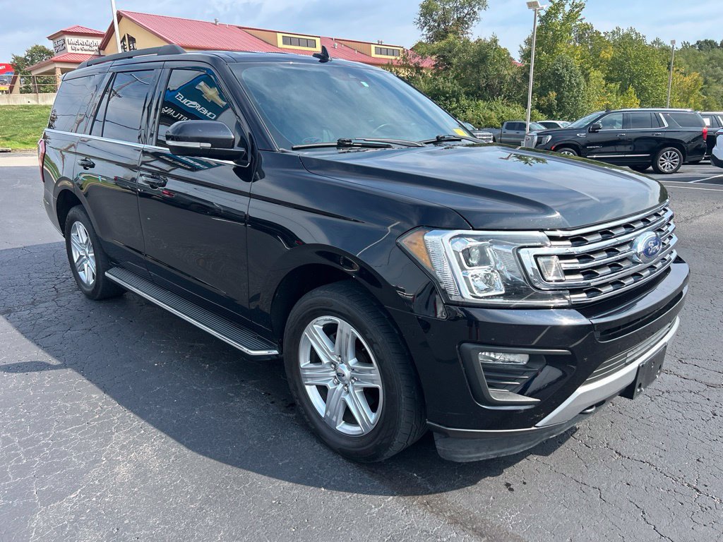 Used 2019 Ford Expedition XLT w/ Equipment Group 202A AWD/4WD image 3