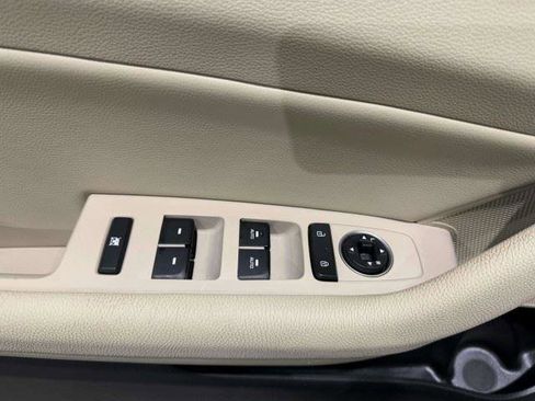Used 2019 Hyundai Sonata Limited w/ Ultimate Package 04 FWD image 23