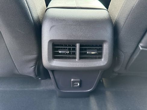 Used 2024 GMC Terrain SLE AWD/4WD image 19
