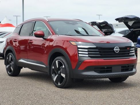 Certified 2025 Nissan Kicks SR AWD/4WD image 3