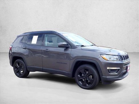 Used 2019 Jeep Compass Latitude AWD/4WD image 6