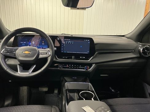 Certified 2025 Chevrolet Equinox LT w/ Safety and Technology Package AWD/4WD image 18