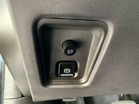 Used 2023 Chevrolet Corvette Stingray Coupe w/ 1LT image 20