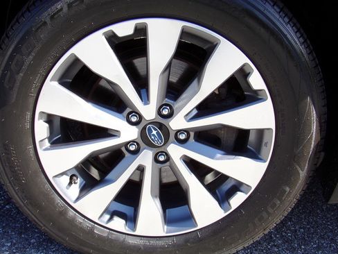 Used 2017 Subaru Outback 2.5i Touring image 18