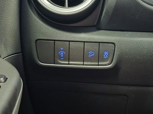 Used 2022 Hyundai Kona SE image 27