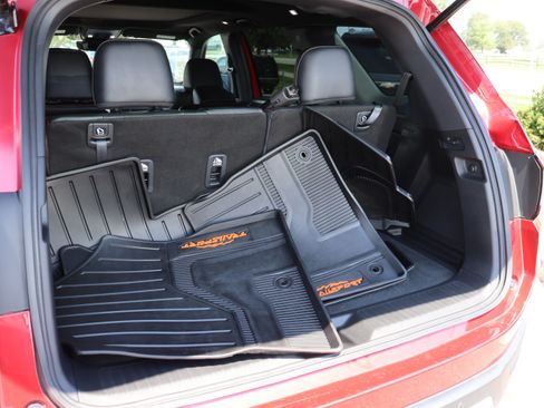 Used 2025 Honda Pilot TrailSport image 16