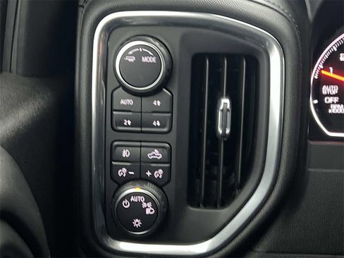 Used 2021 Chevrolet Silverado 1500 RST image 24