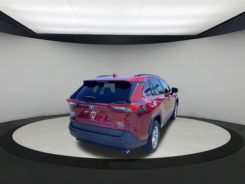 Used 2021 Toyota RAV4 XLE image 8