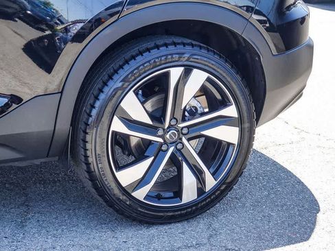 Used 2024 Volvo XC40 B5 Ultimate w/ Protection Package Premier AWD/4WD image 10