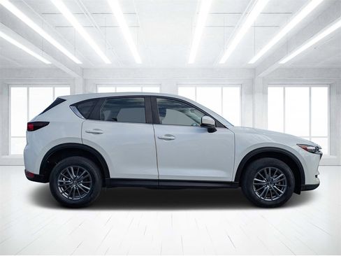 Used 2017 MAZDA CX-5 Sport image 2