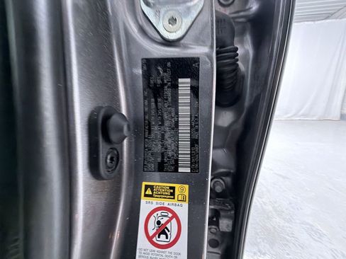 Used 2019 Toyota Highlander XLE image 17