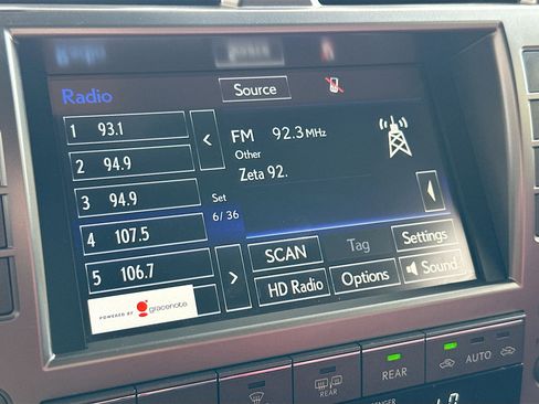 Used 2020 Lexus GX 460 Premium w/ Premium Package image 15