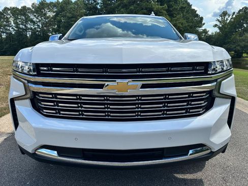 Used 2023 Chevrolet Tahoe Premier RWD image 2