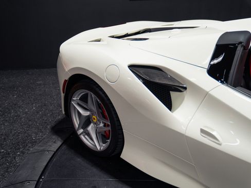 Used 2023 Ferrari F8 Tributo RWD image 7