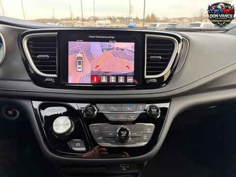 New 2026 Chrysler Pacifica Select w/ S Appearance Package image 17