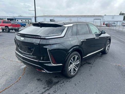 Certified 2024 Cadillac Lyriq Luxury RWD image 4