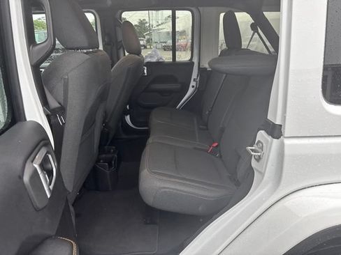 Used 2025 Jeep Wrangler Unlimited Sahara AWD/4WD image 11