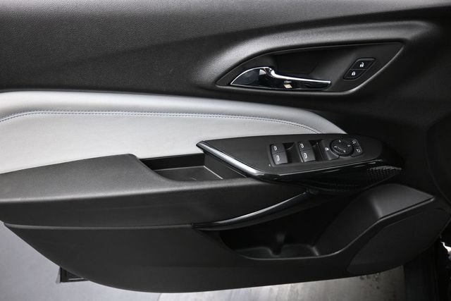 Used 2025 Chevrolet Trax LT FWD image 13